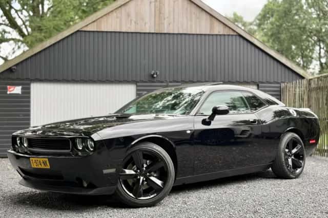 Dodge Challenger (2011) thumbnail 1