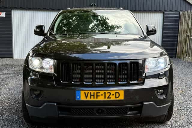 Jeep Grand Cherokee (2012) thumbnail 3