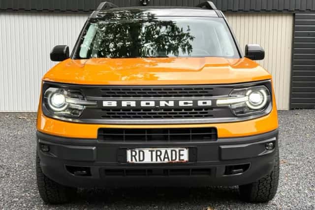 Ford Bronco (2021) thumbnail 3