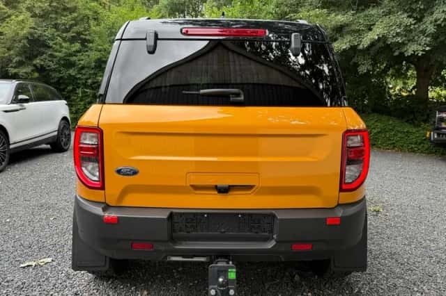 Ford Bronco (2021) thumbnail 6