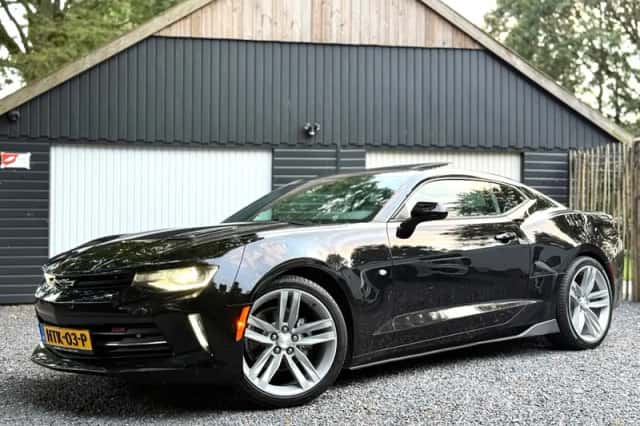 Chevrolet Camaro (2017) thumbnail 1