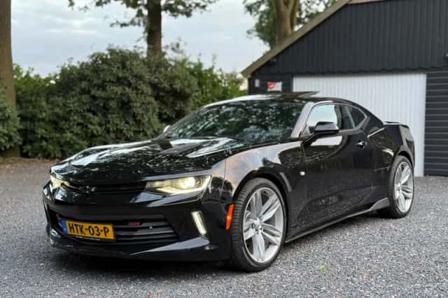 Chevrolet Camaro (2017) thumbnail 2