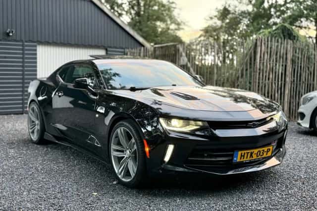 Chevrolet Camaro (2017) thumbnail 4