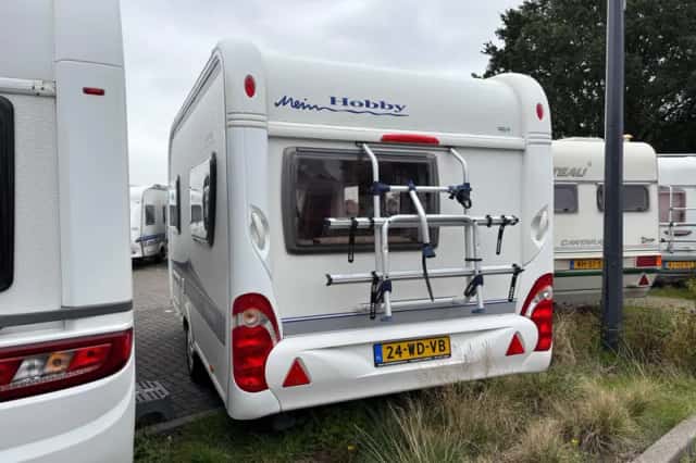 Hobby De Luxe (2009) thumbnail 4
