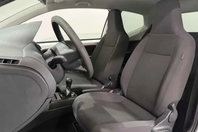 Volkswagen Up! (2012) thumbnail 2