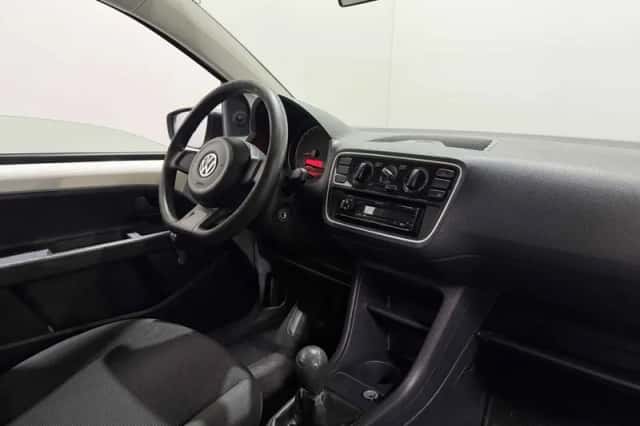 Volkswagen Up! (2012) thumbnail 3