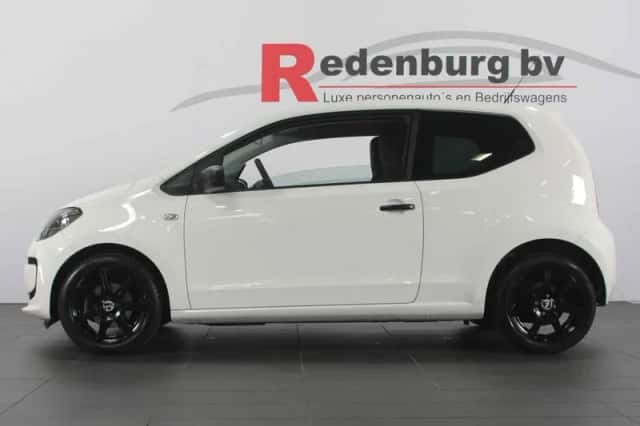 Volkswagen Up! (2012) thumbnail 4