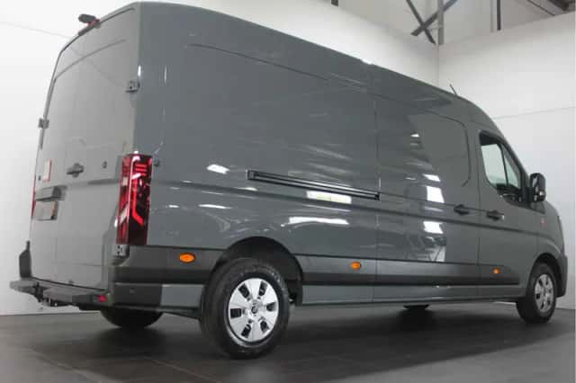 Renault Master (2024) thumbnail 2