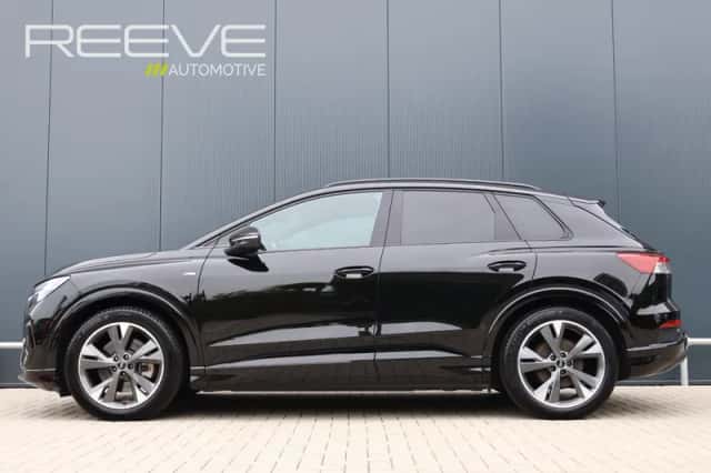 Audi Q4 e-tron (2021) thumbnail 2