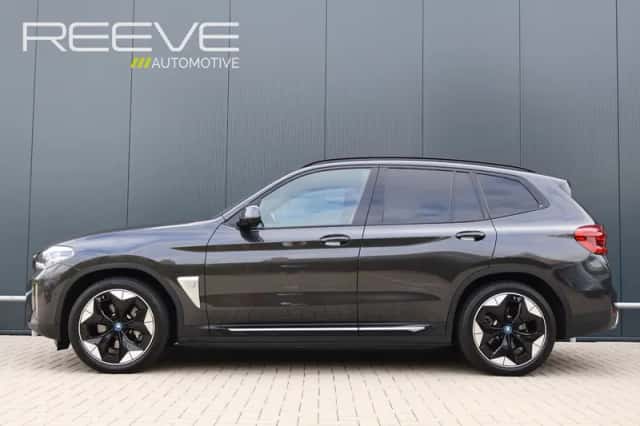 BMW iX3 (2021) thumbnail 2