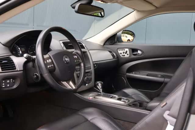 Jaguar XK (2006) thumbnail 3