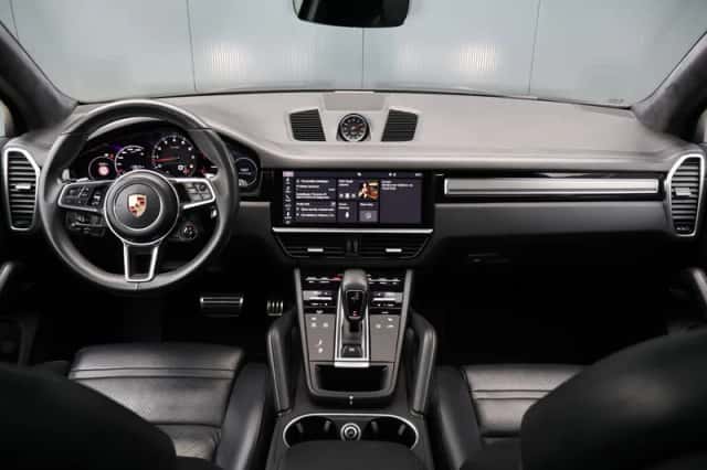 Porsche Cayenne (2018) thumbnail 4