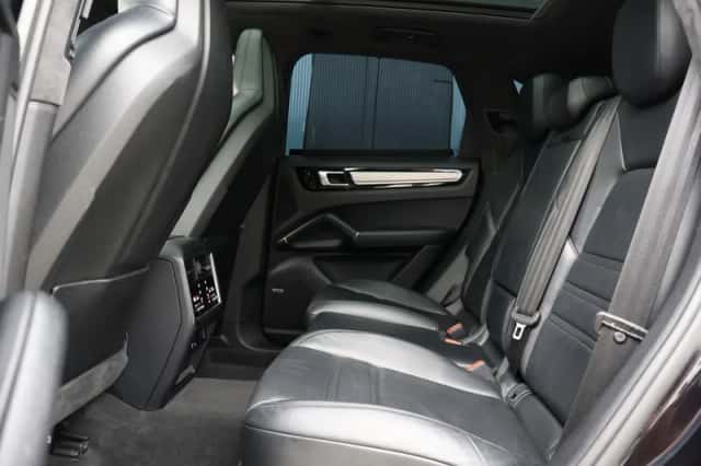Porsche Cayenne (2018) thumbnail 6
