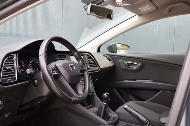 SEAT Leon (2015) thumbnail 3