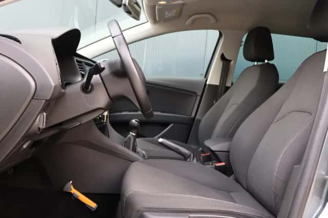 SEAT Leon (2015) thumbnail 5
