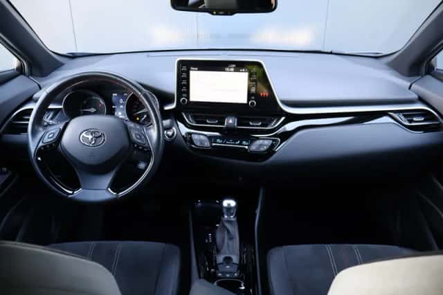 Toyota C-HR (2021) thumbnail 4