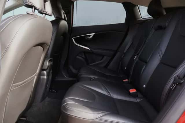 Volvo V40 (2016) thumbnail 6