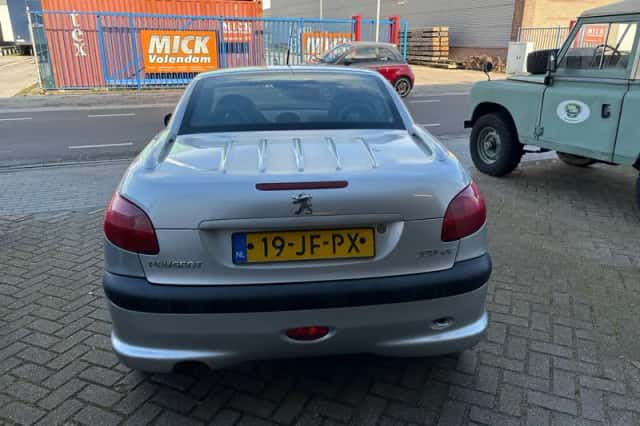 Peugeot 206 (2002) thumbnail 3