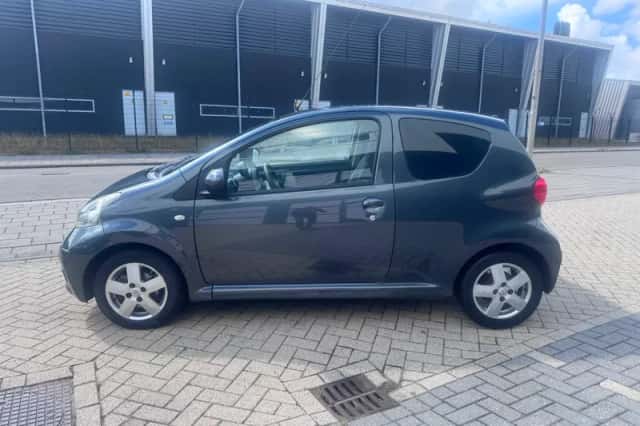Toyota Aygo (2005) thumbnail 2