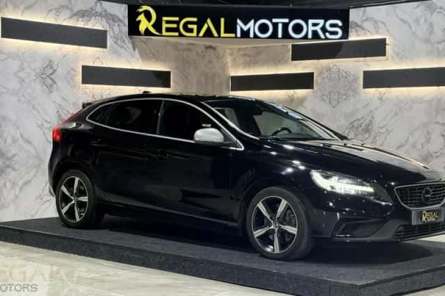 Volvo V40 (2019) thumbnail 3