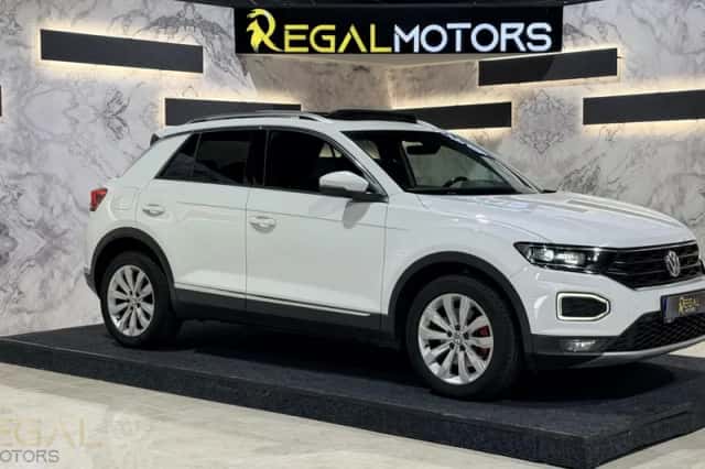 Volkswagen T-Roc (2019) thumbnail 3