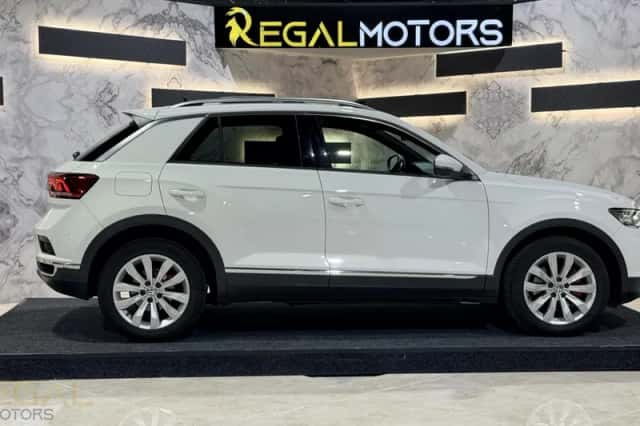Volkswagen T-Roc (2019) thumbnail 4