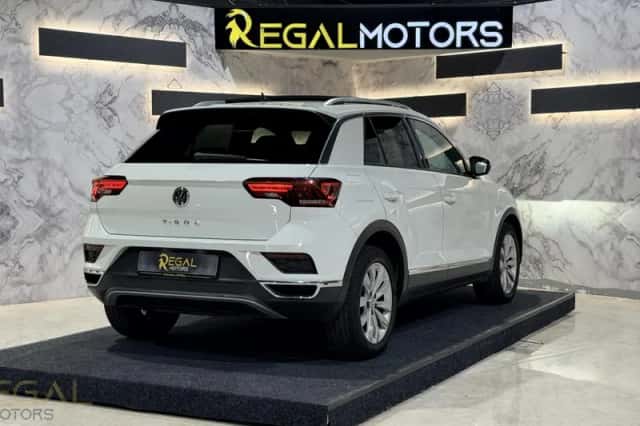 Volkswagen T-Roc (2019) thumbnail 5