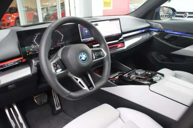 BMW 5-Serie (2024) thumbnail 6