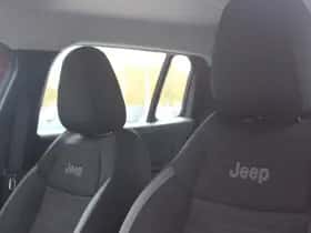 Jeep Avenger (2024) thumbnail 17