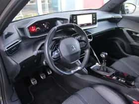 Peugeot 2008 (2022) thumbnail 6