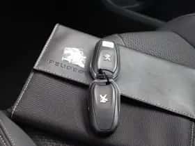 Peugeot 5008 (2023) thumbnail 19