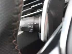 Peugeot 5008 (2023) thumbnail 43