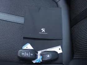 Peugeot 5008 (2022) thumbnail 19