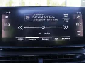 Peugeot 5008 (2022) thumbnail 37