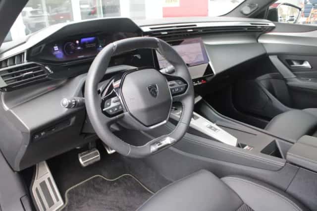 Peugeot e-408 (2025) thumbnail 6