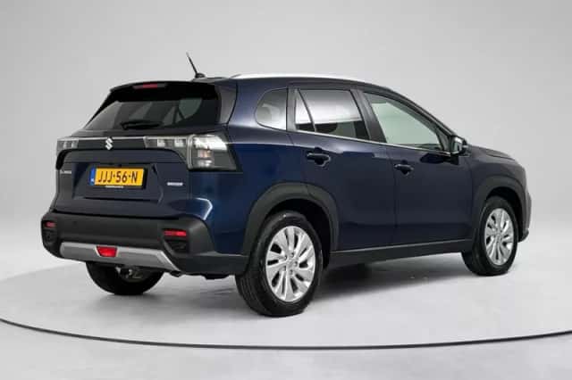 Suzuki S-Cross (2025) thumbnail 4