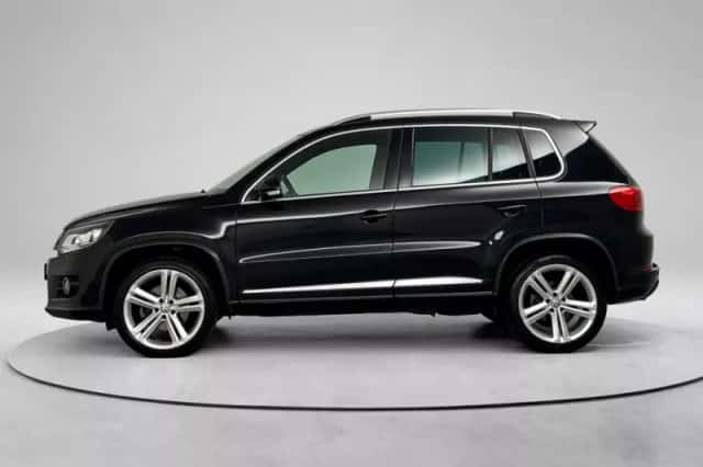Volkswagen Tiguan (2015) thumbnail 2