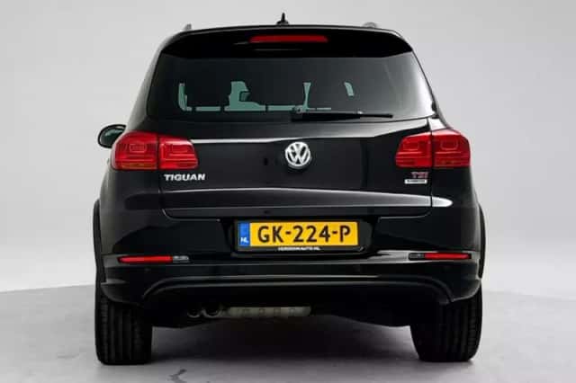 Volkswagen Tiguan (2015) thumbnail 3