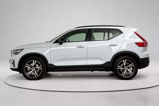 Volvo XC40 (2024) thumbnail 2