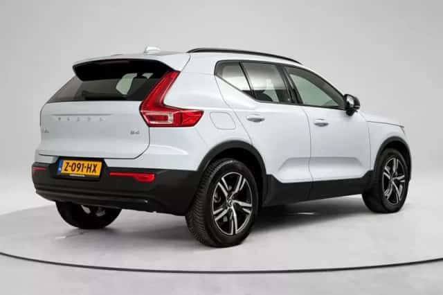 Volvo XC40 (2024) thumbnail 4