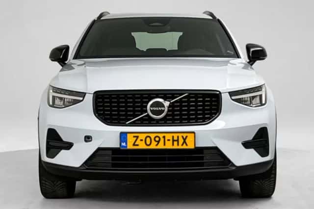 Volvo XC40 (2024) thumbnail 5