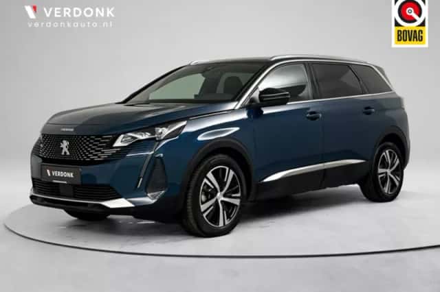 Peugeot 5008 (2024) thumbnail 1