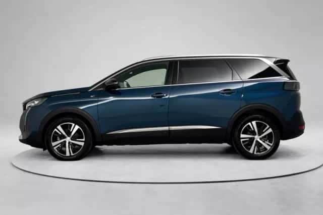 Peugeot 5008 (2024) thumbnail 2