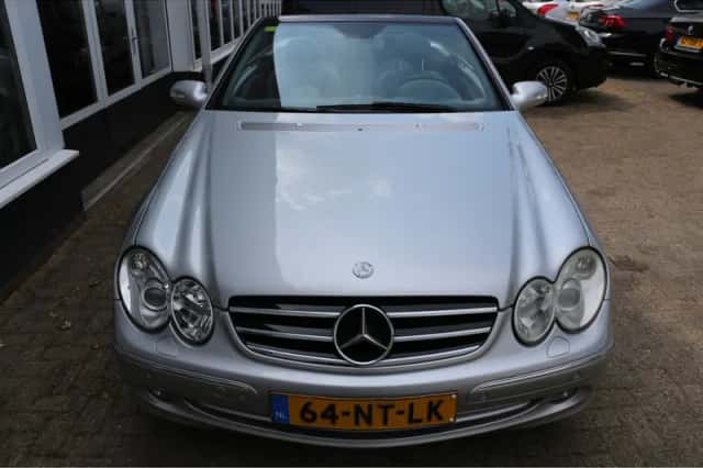 Mercedes-Benz CLK-Klasse (2004) thumbnail 3