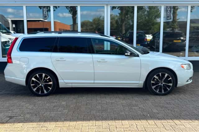 Volvo V70 (2010) thumbnail 5