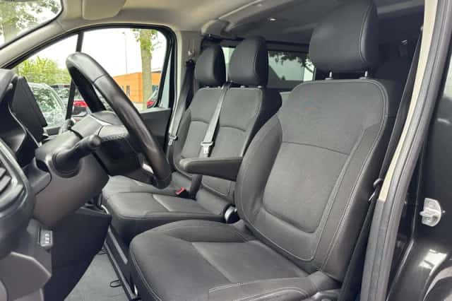 Renault Trafic (2023) thumbnail 2