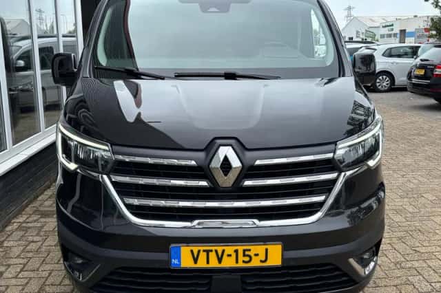 Renault Trafic (2023) thumbnail 4