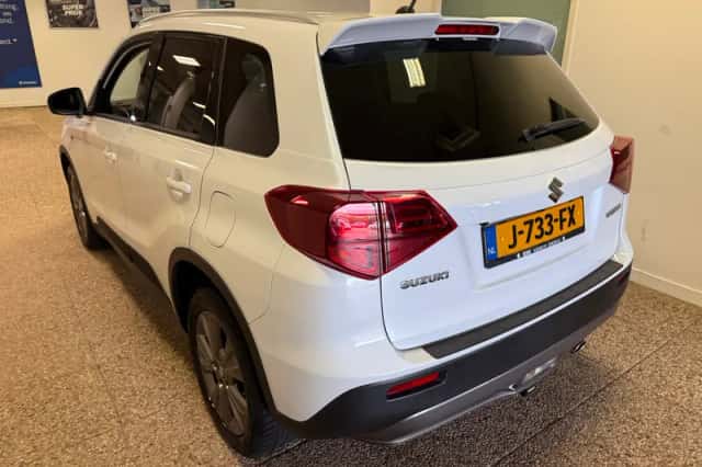 Suzuki Vitara (2020) thumbnail 4