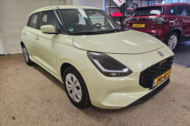 Suzuki Swift (2025) thumbnail 3