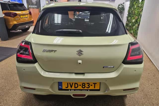 Suzuki Swift (2025) thumbnail 5